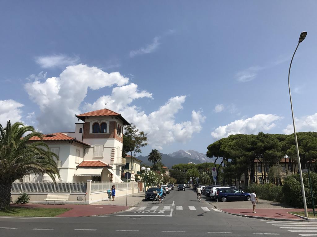 Stunning Apartment 300Mt By The Sea Forte Dei Marmi Værelse billede